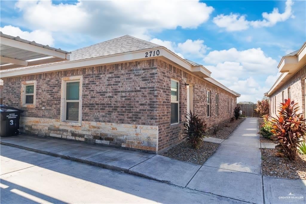 2710 E Garfield Avenue – photo 1