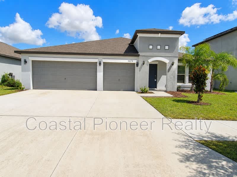 16576 Delia St – photo 1