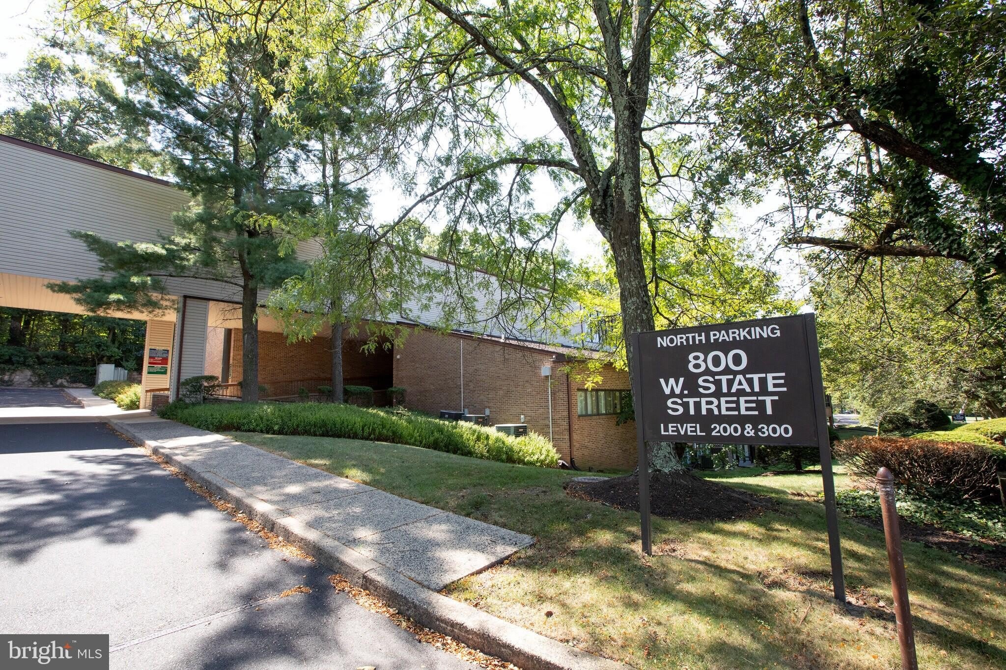 800 W STATE Street – photo 1