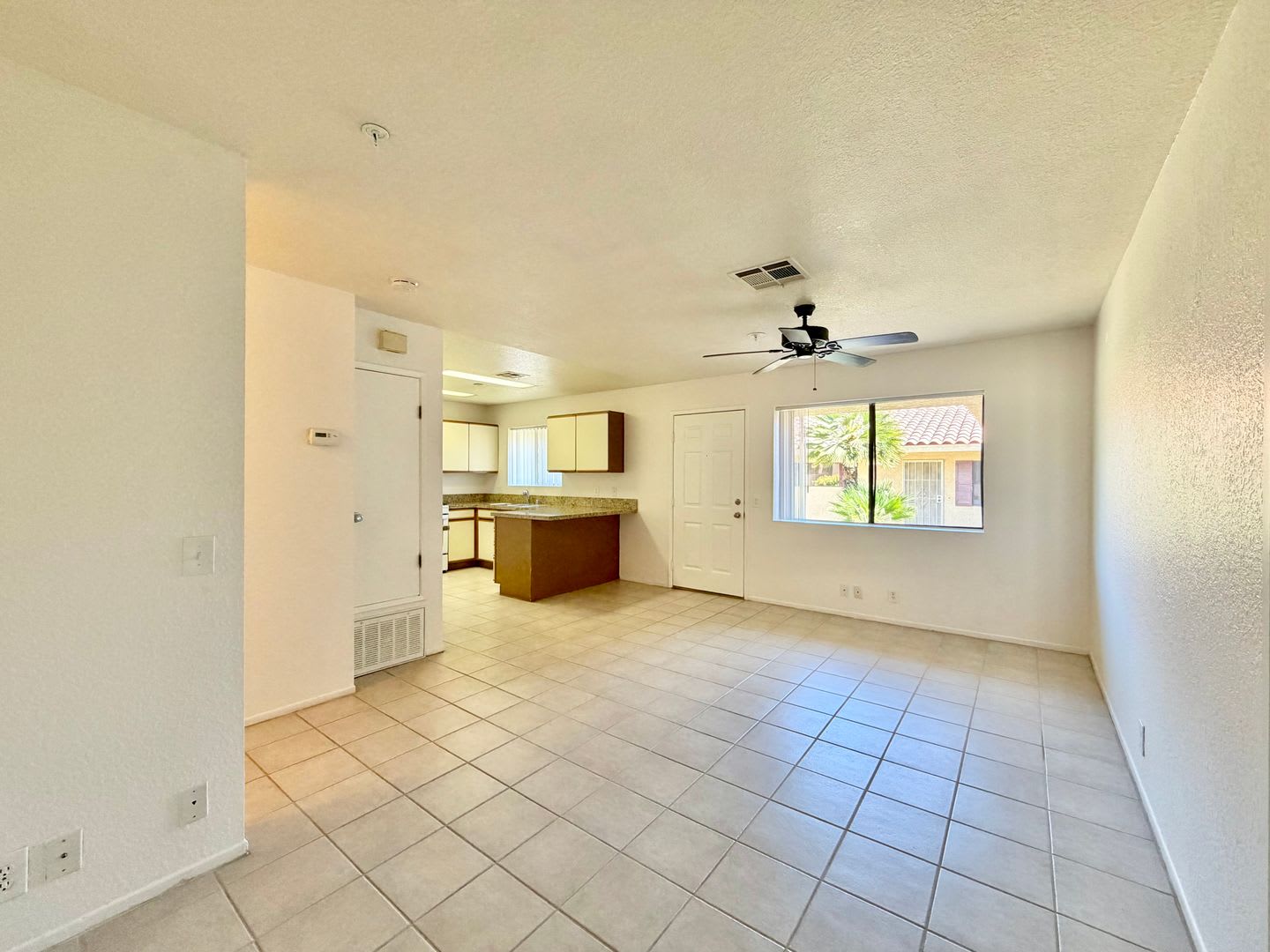 AVAILABLE NOW!!! LOVELY 2 Bedroom 1 Bathroom 55+ Apartment in Palm Desert – photo 4