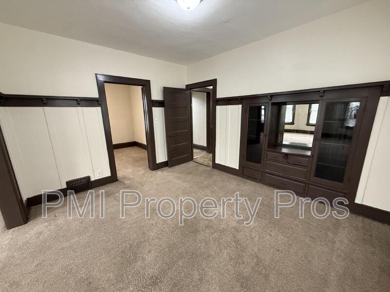 2532 N 37th St – photo 5