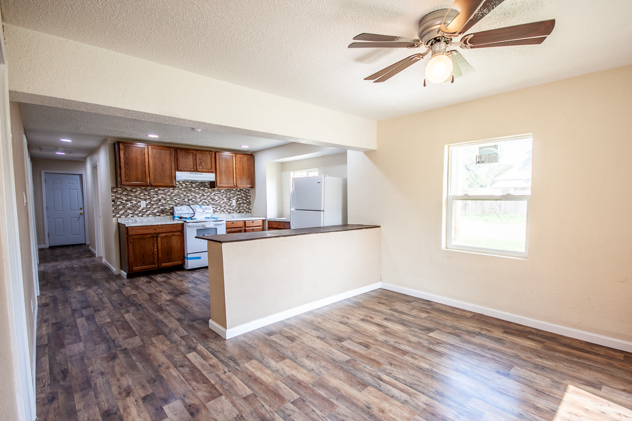 1020 N Connelly St – photo 4