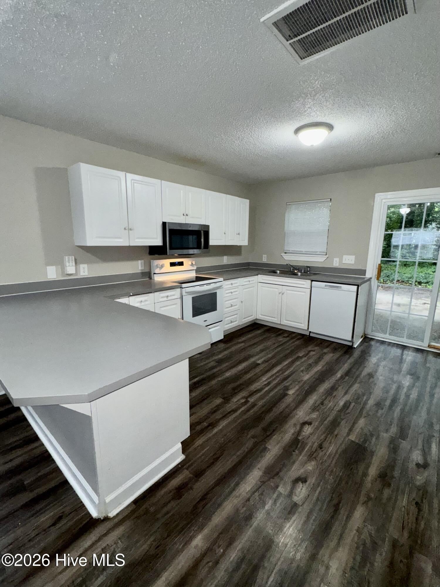 1904 E 3Rd Street – photo 5