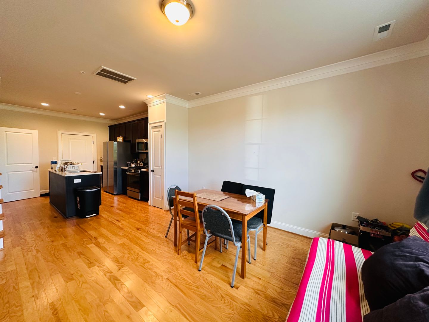 Modern 3 Bedroom, 2.5 Bath Townhouse – photo 2