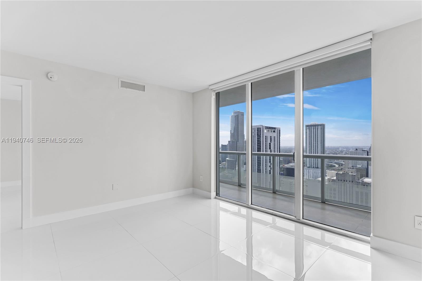 50 Biscayne Blvd – photo 5
