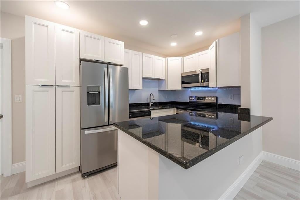 628 Ne 8Th Avenue – photo 1