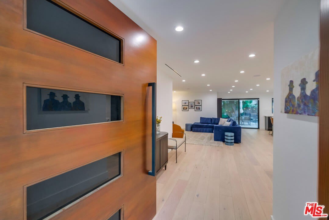 5715 Corteen Pl – photo 2