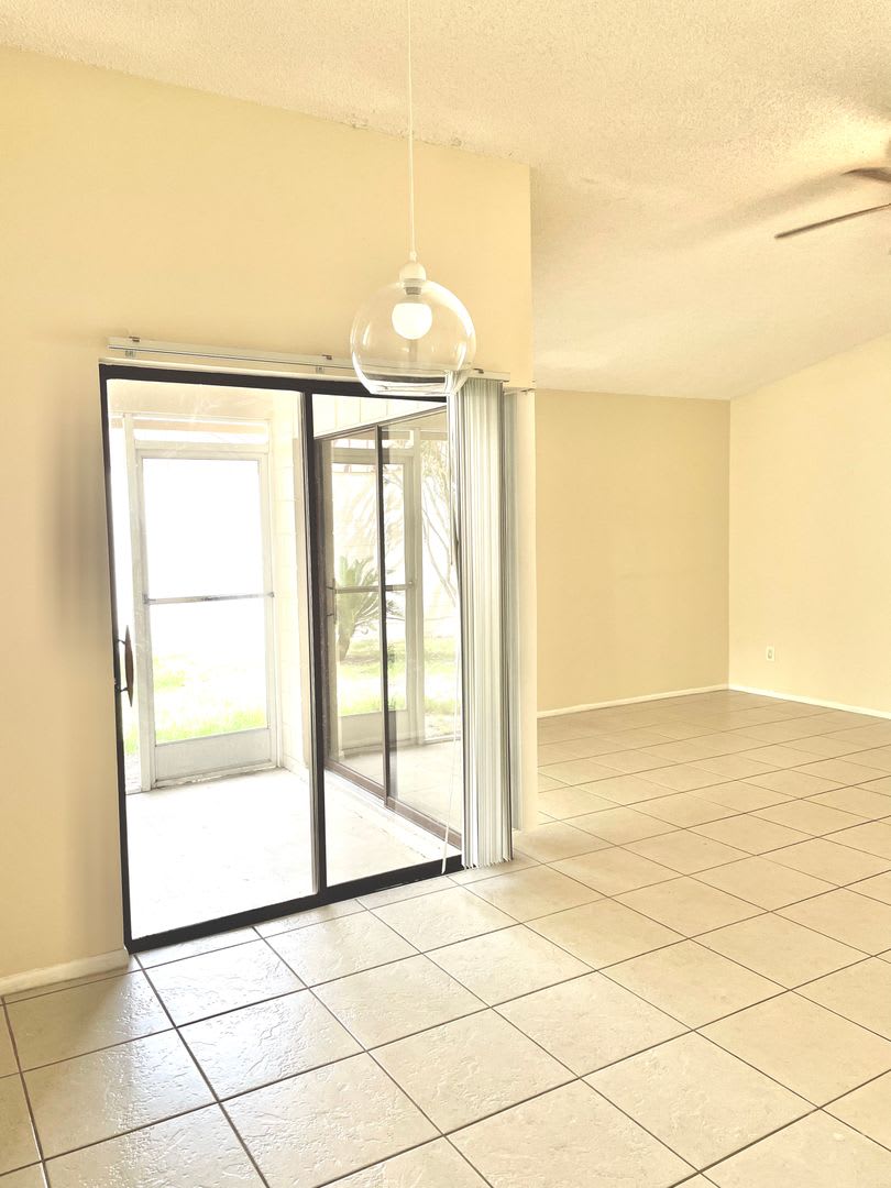 Mid-Century Charmer ONLY $2050/ Month – photo 5