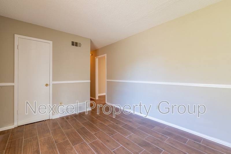 6560 Greenbriar Dr. – photo 5