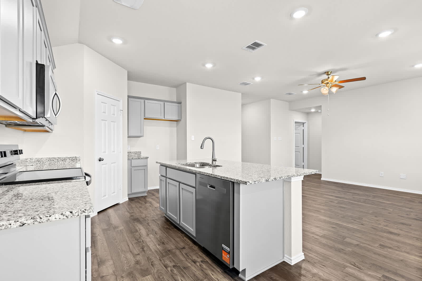10408 Neptune Court – photo 4