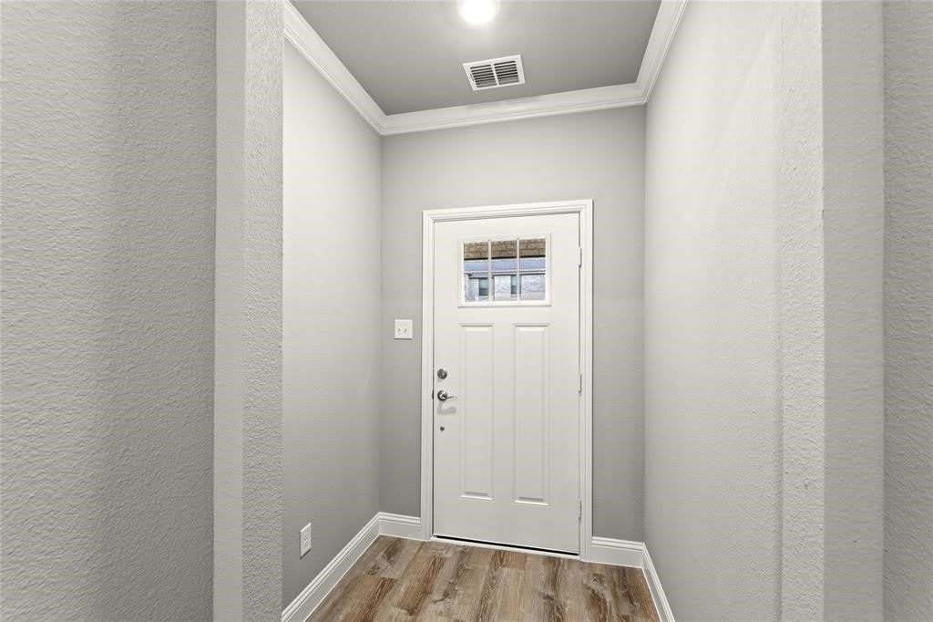 304 Community Drive – photo 3