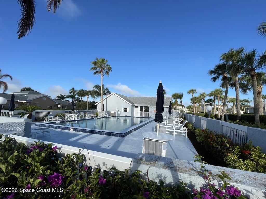1495 Malibu Circle NE 102 – photo 2