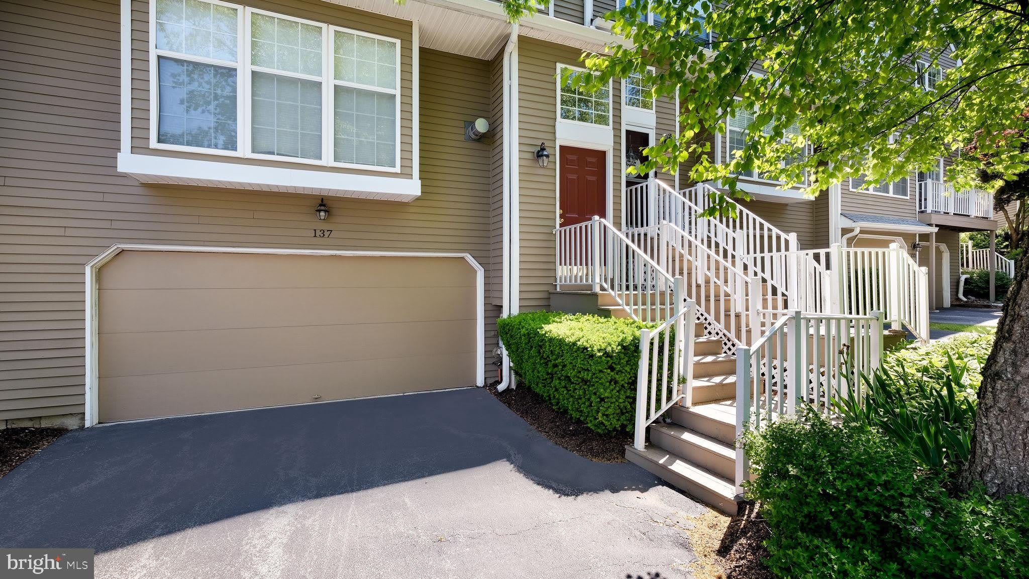 137 Weybridge Drive – photo 4