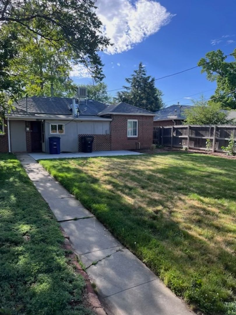 North Park Hill 3 Bedroom/2 Bath – photo 2