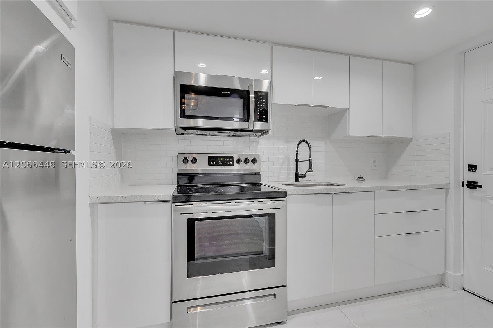 1114 S Douglas Rd – photo 2