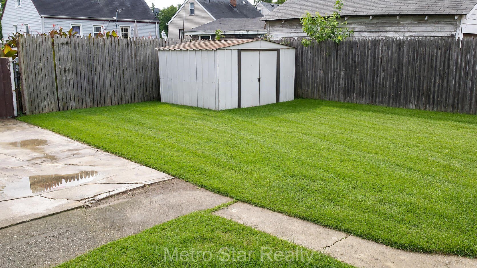353 W Brockton Avenue – photo 3