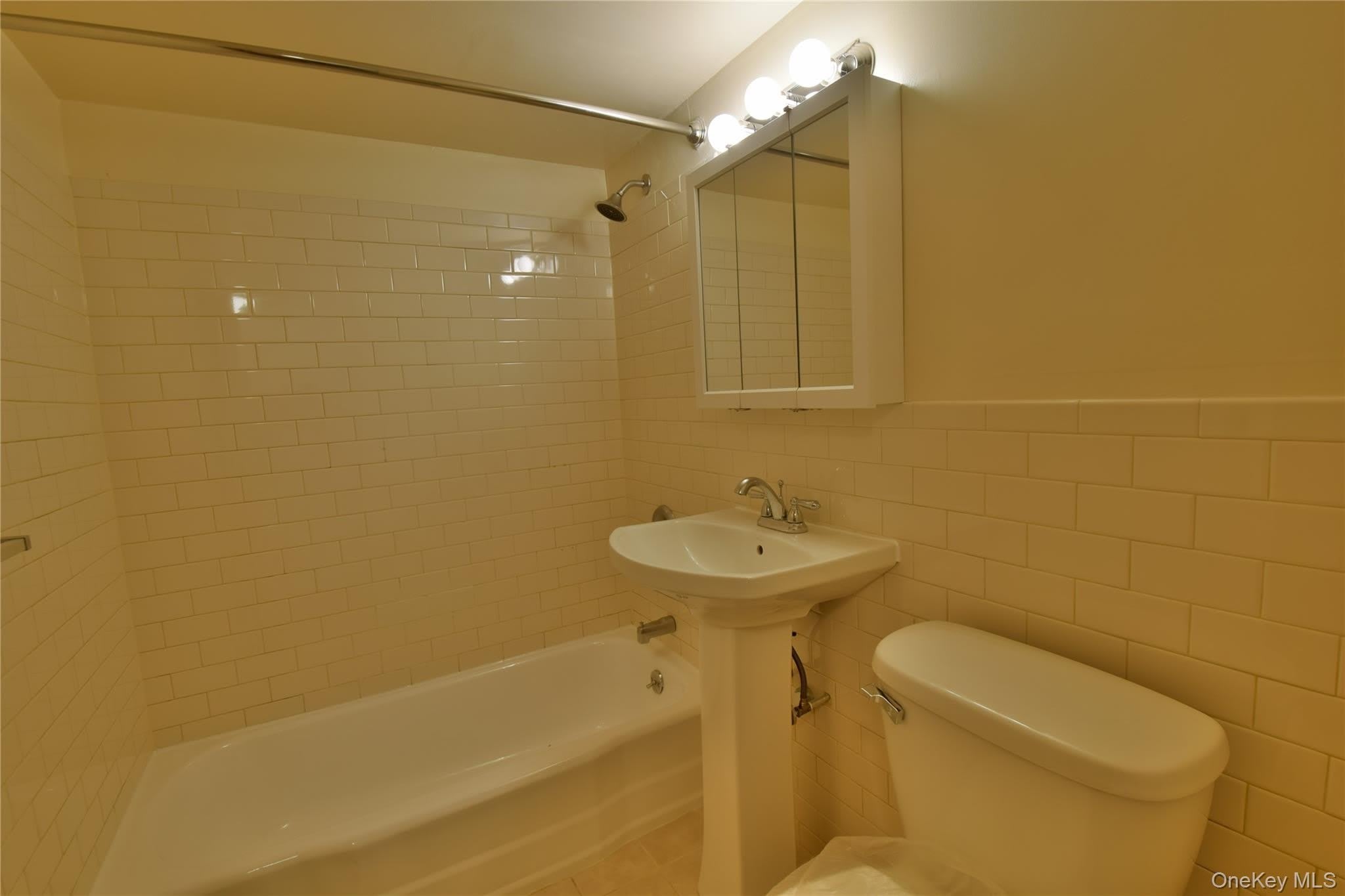 51 Leroy Place – photo 5
