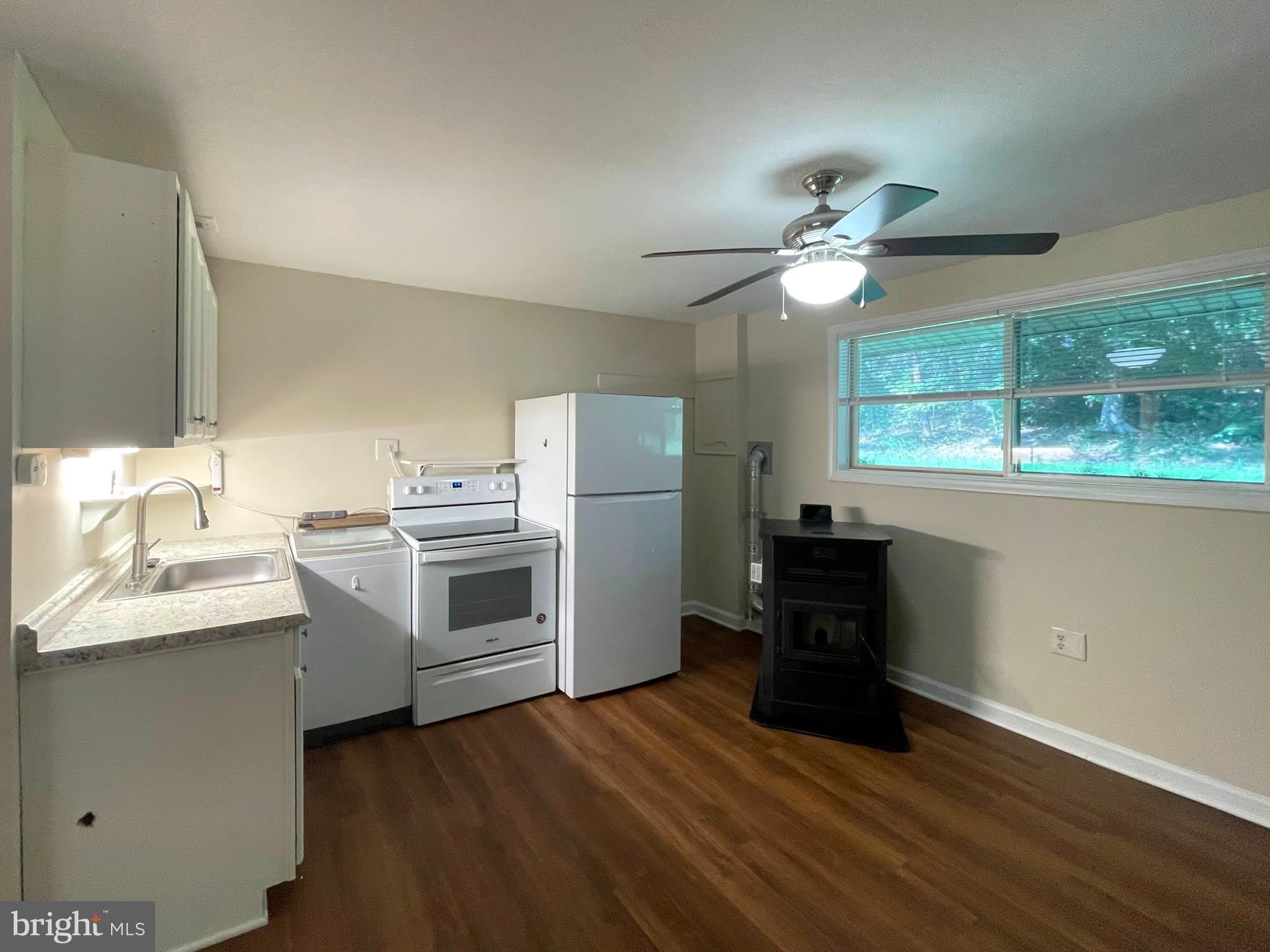 407 CLUBHOUSE Drive – photo 4