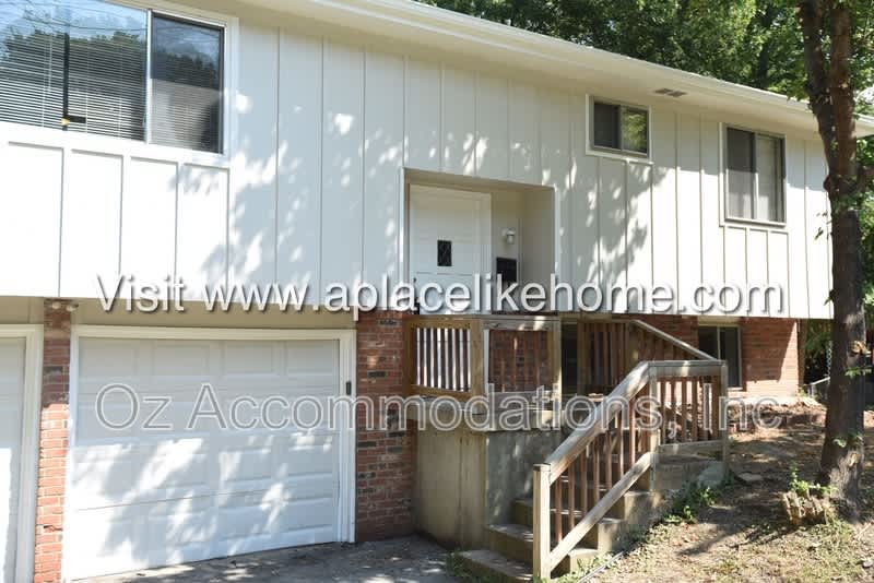 5521 Perry Lane – photo 4