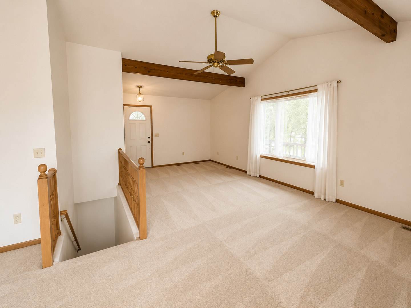 Spacious 4-Bedroom, 3-Bath Home with Huge Garage & Built-In Storm Shelter! – photo 5