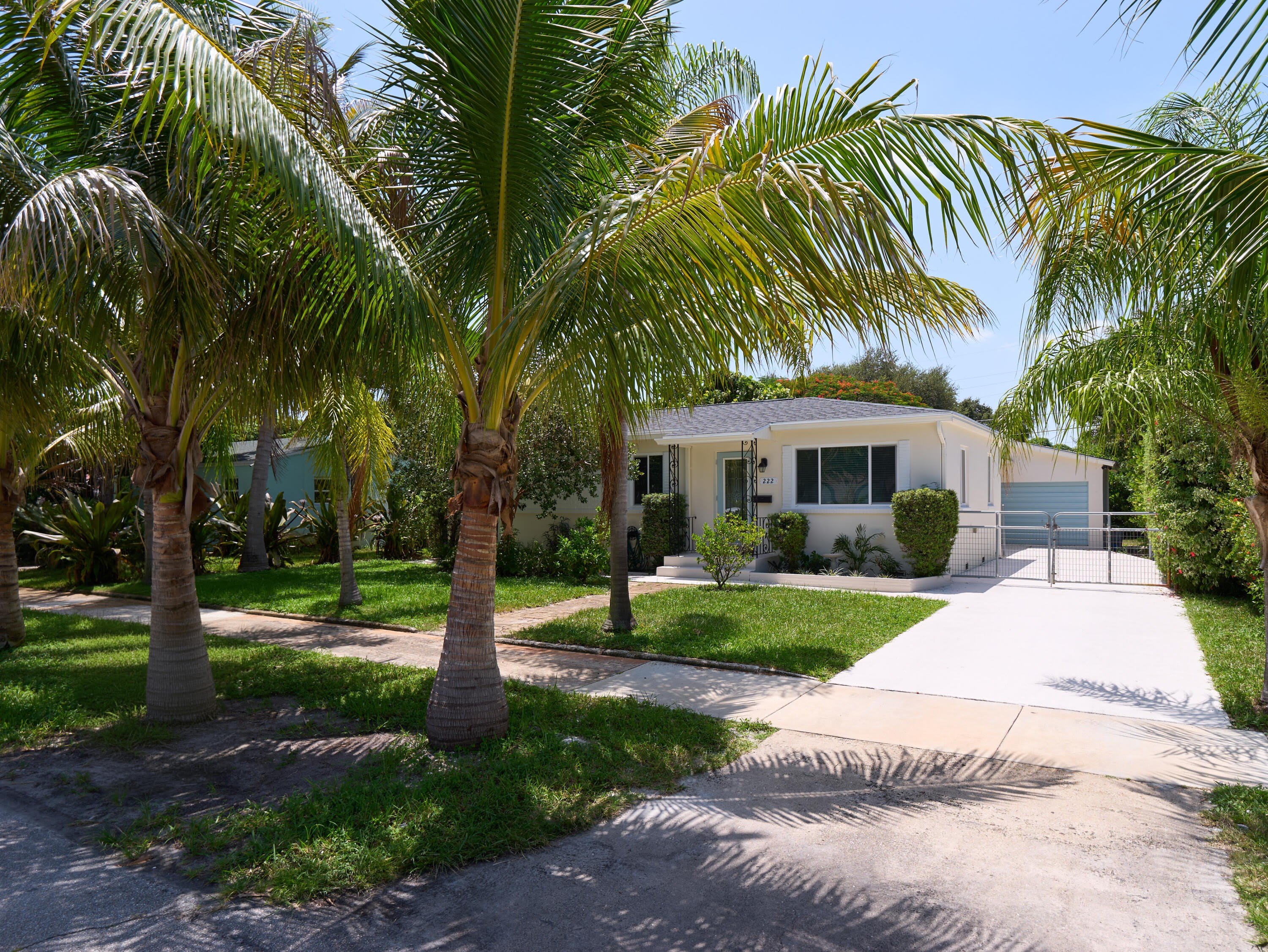 222 Bayberry Drive – photo 2