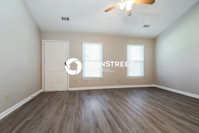 608 Hunters Cove Lane – photo 2