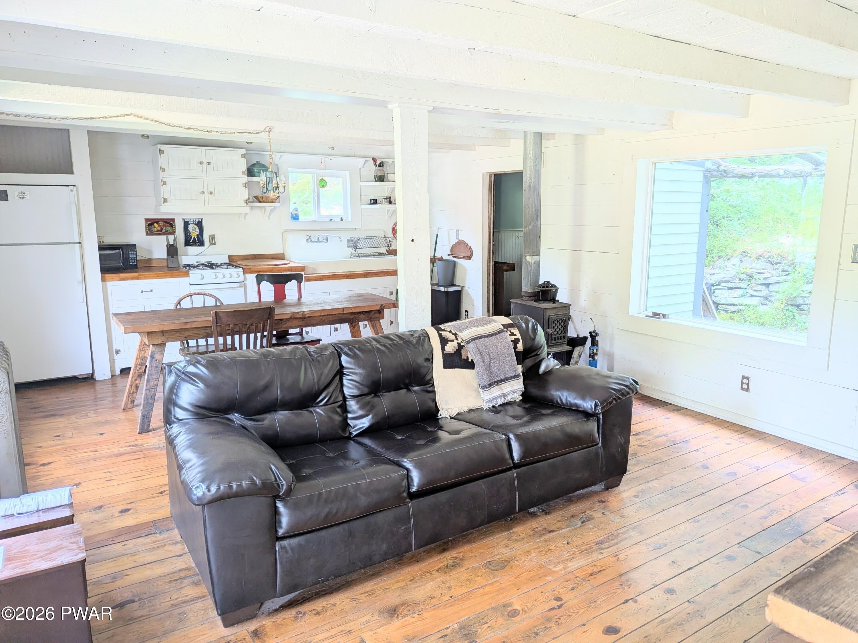 105 Delaware Drive – photo 2