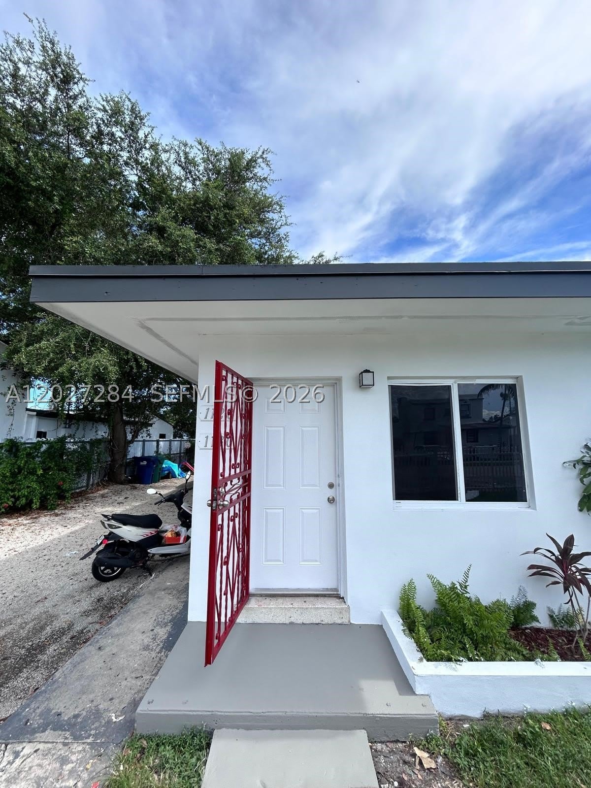 1130 NW 76th St – photo 2
