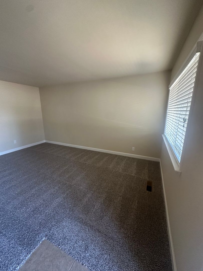 Spacious Cambrian 3 bed 2 bath home available now – photo 3