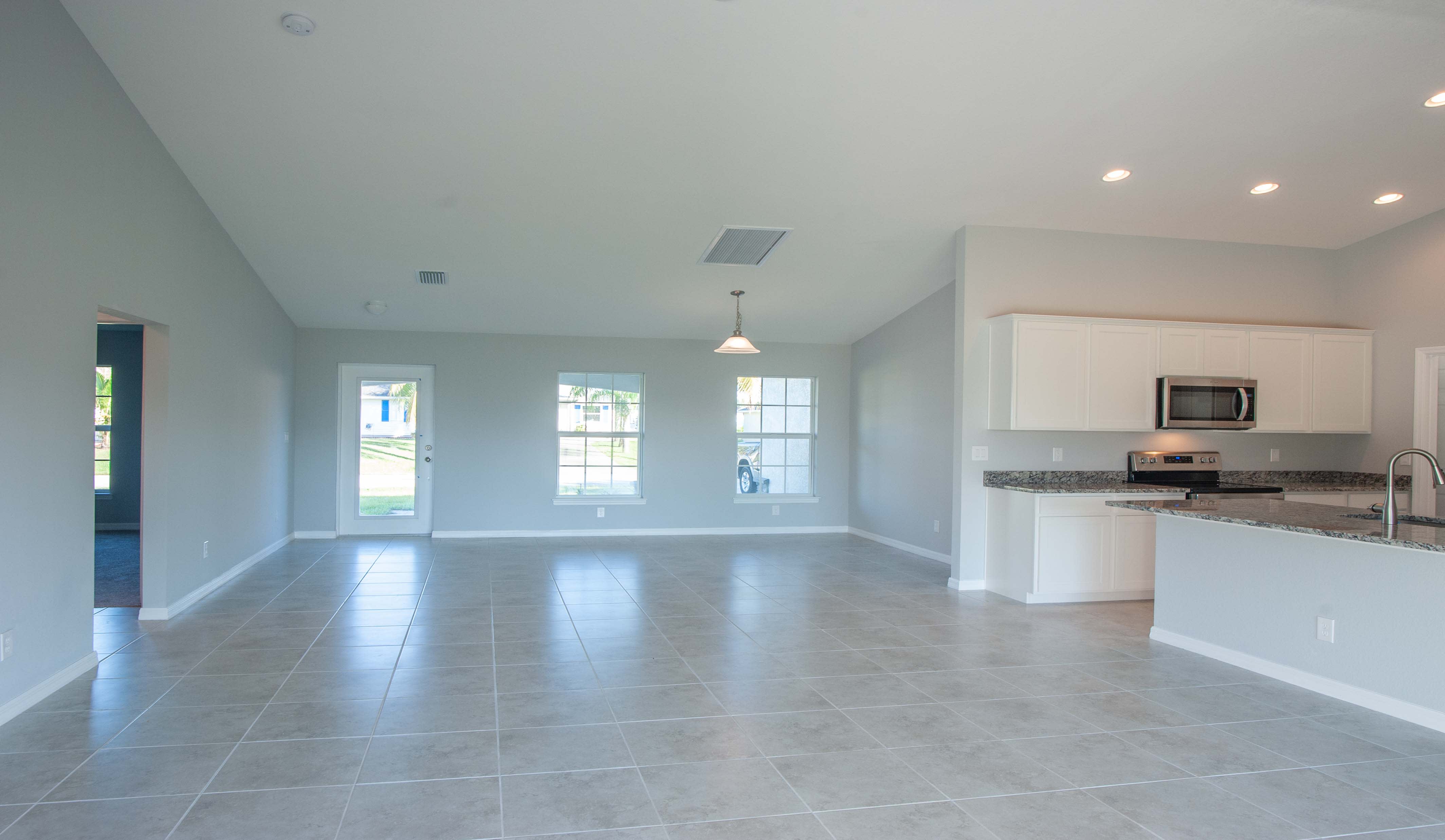 916 Sw 24th St – photo 3