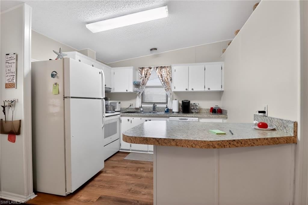 183 Oceans Blvd – photo 4