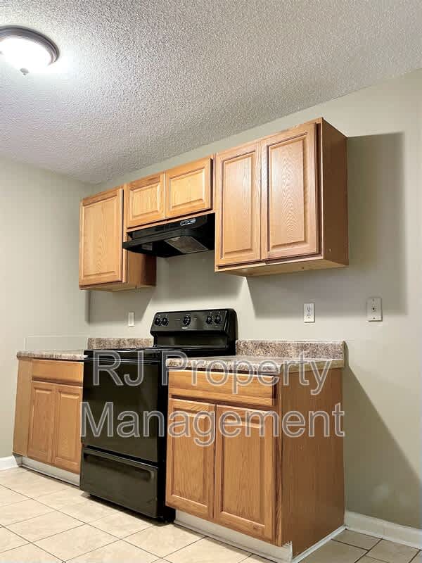 4615 Addington Dr – photo 3