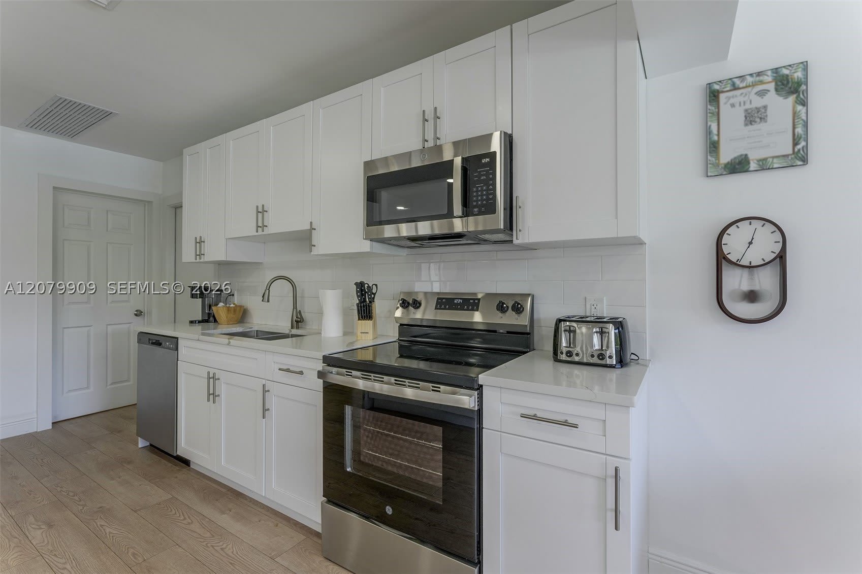 317 N 31st Ave – photo 5