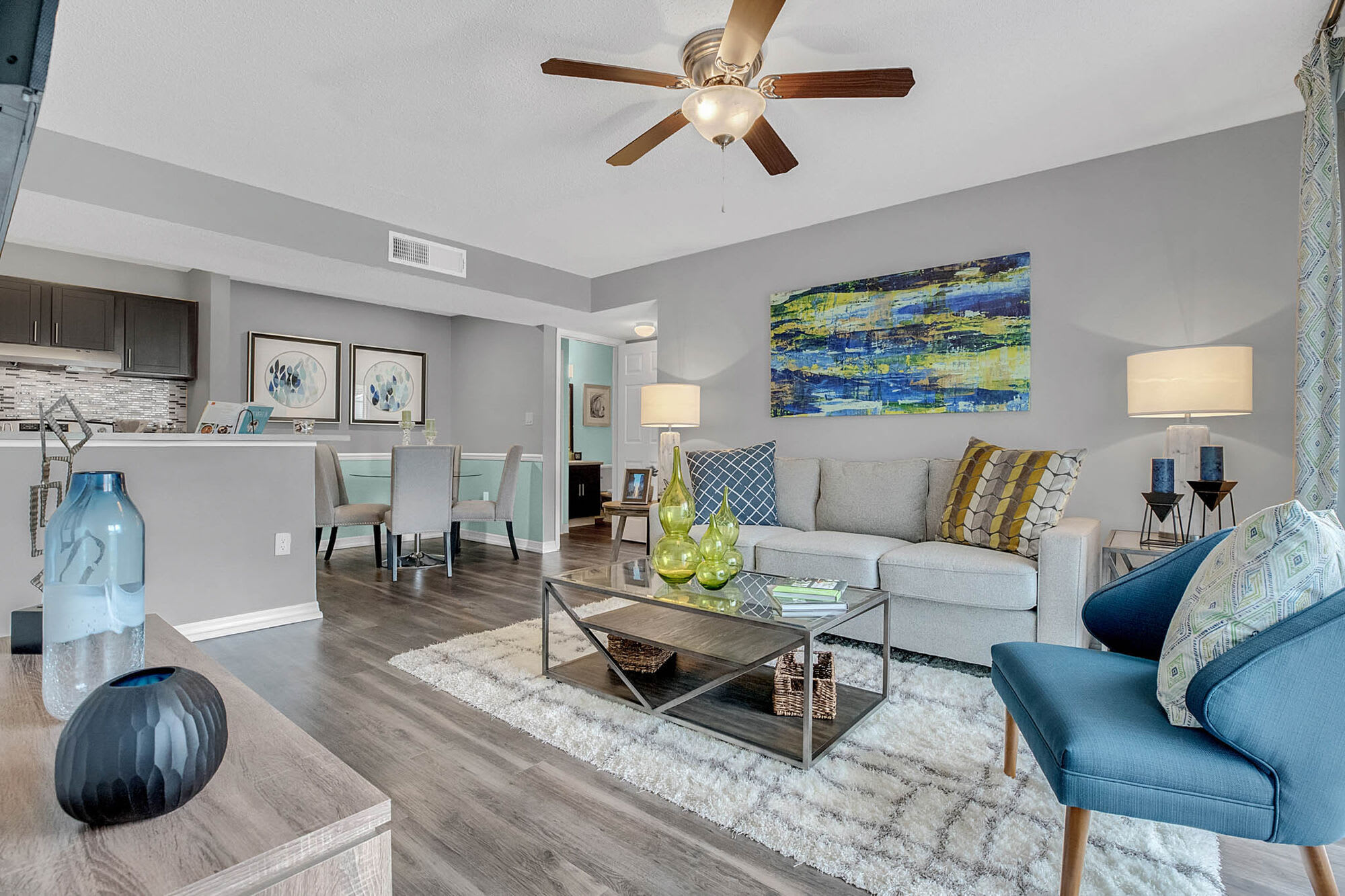 Lakeside Central Apartments – photo 4