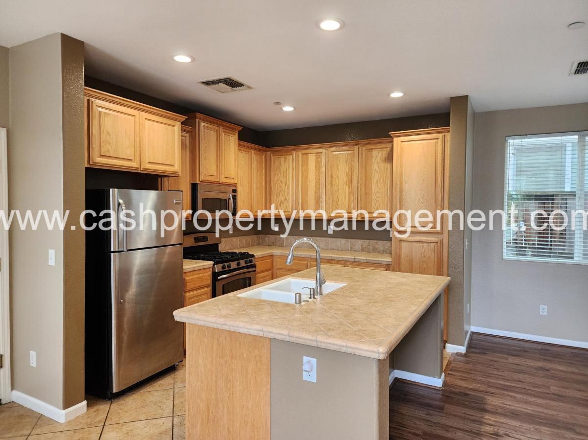 548 Navigator Dr – photo 5