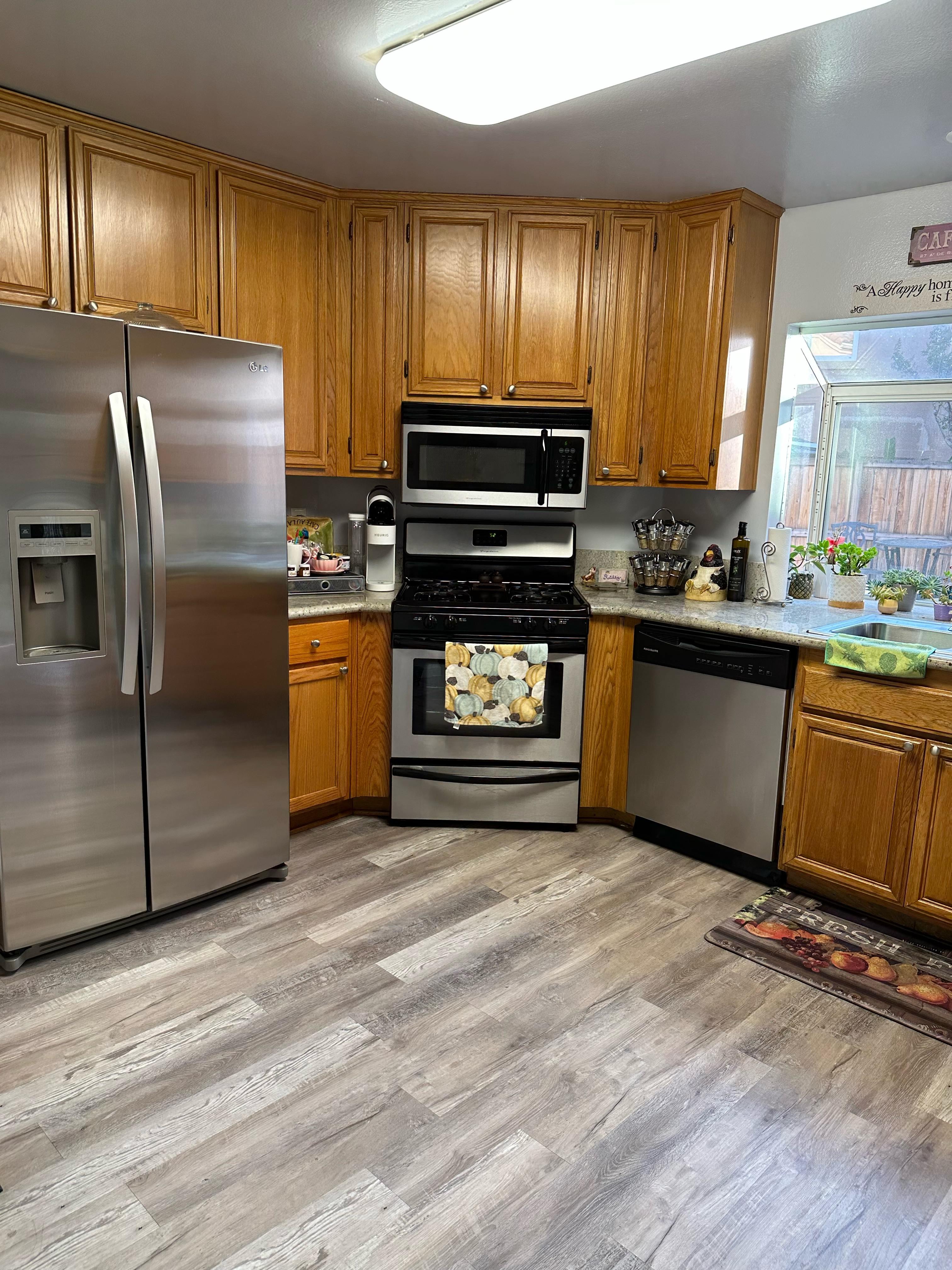 4371 Oak Glen St – photo 5