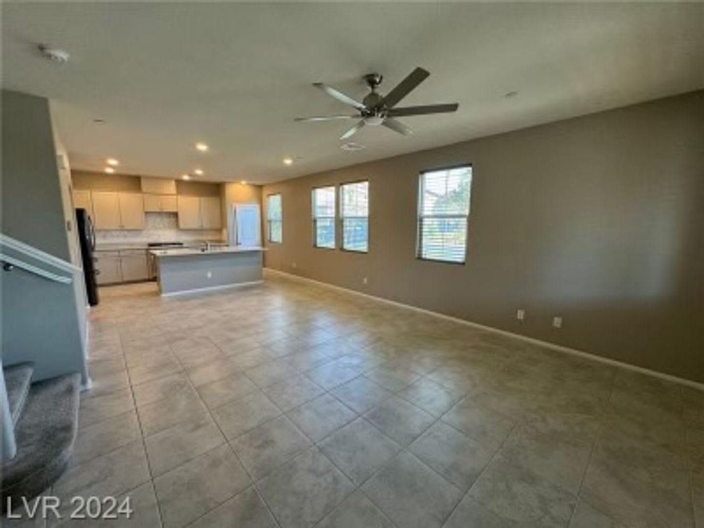 Modern 3-Bedroom Townhome with Open Living & Prime Henderson Location – photo 2