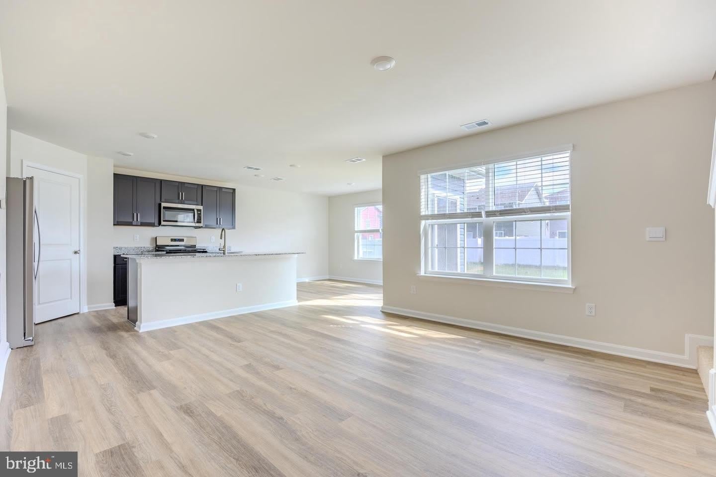 110 CHARING CROSS Drive – photo 1