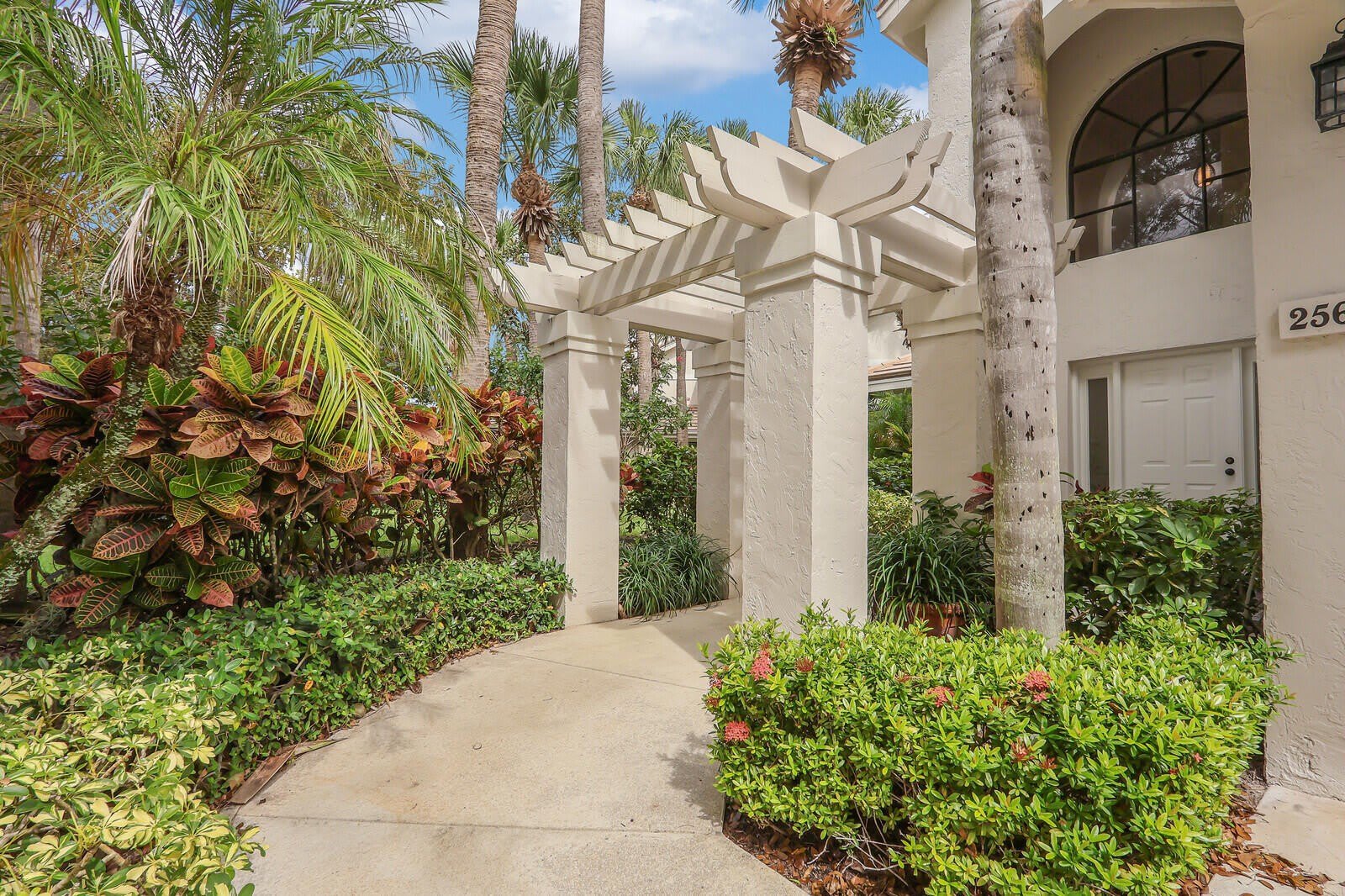 16000 W Bay Drive – photo 3