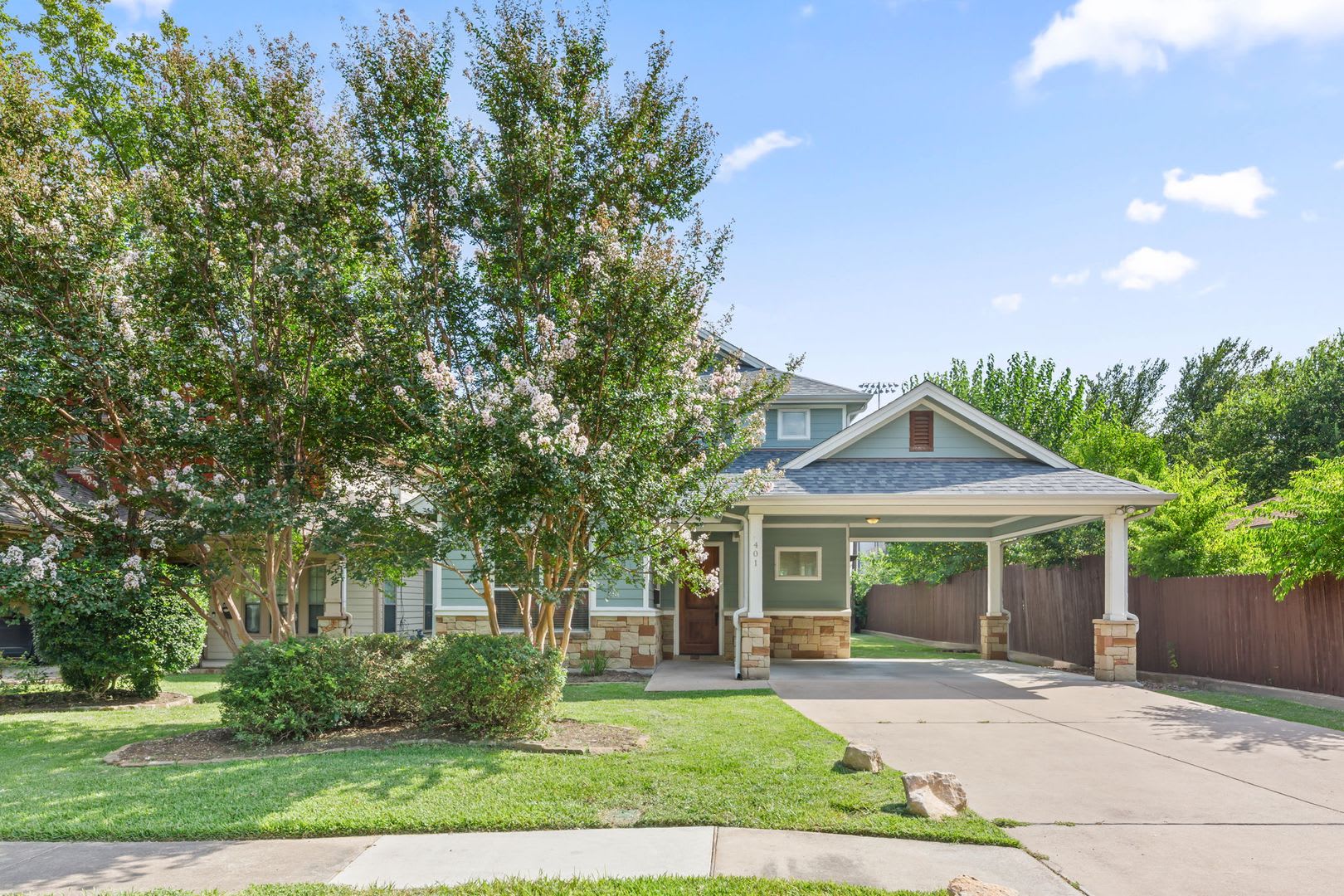 UT PRE-LEASE: Beautiful 6 Bed/ 4 Ba Home In North Loop Area, Mins To UT – photo 2
