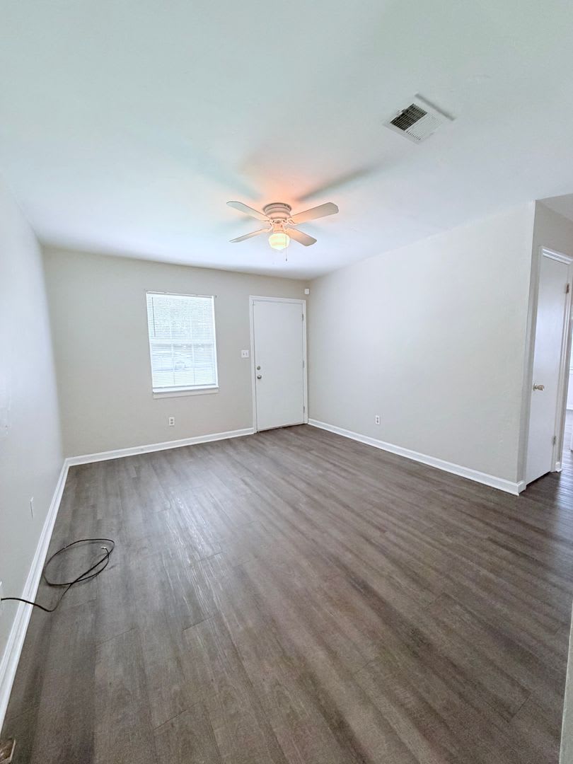 2 BR/ 1 BA Home – photo 3