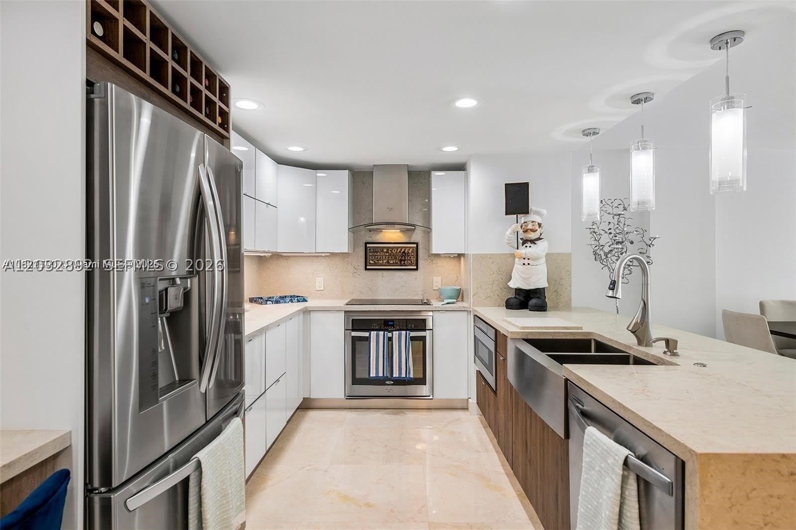 1149 Hillsboro Mile – photo 3