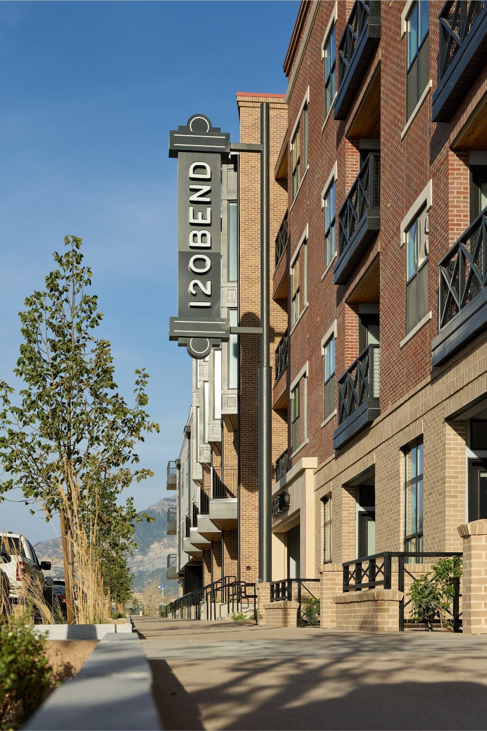 120 &amp; 220 Bend – photo 1