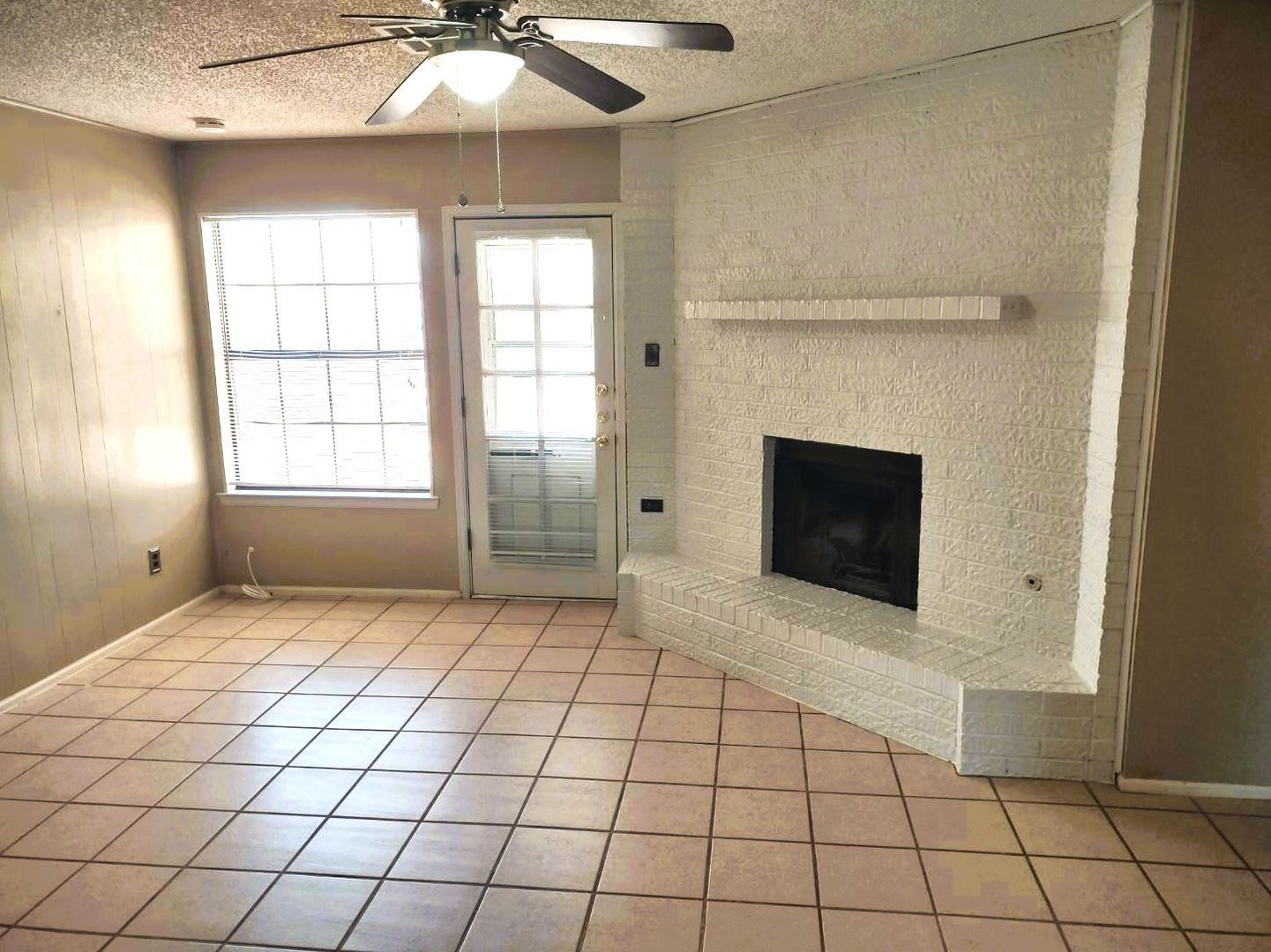 Adorable Single Level Westside Home With Refrigerated Air Located In Quiet Well Established Neighborhood – photo 3