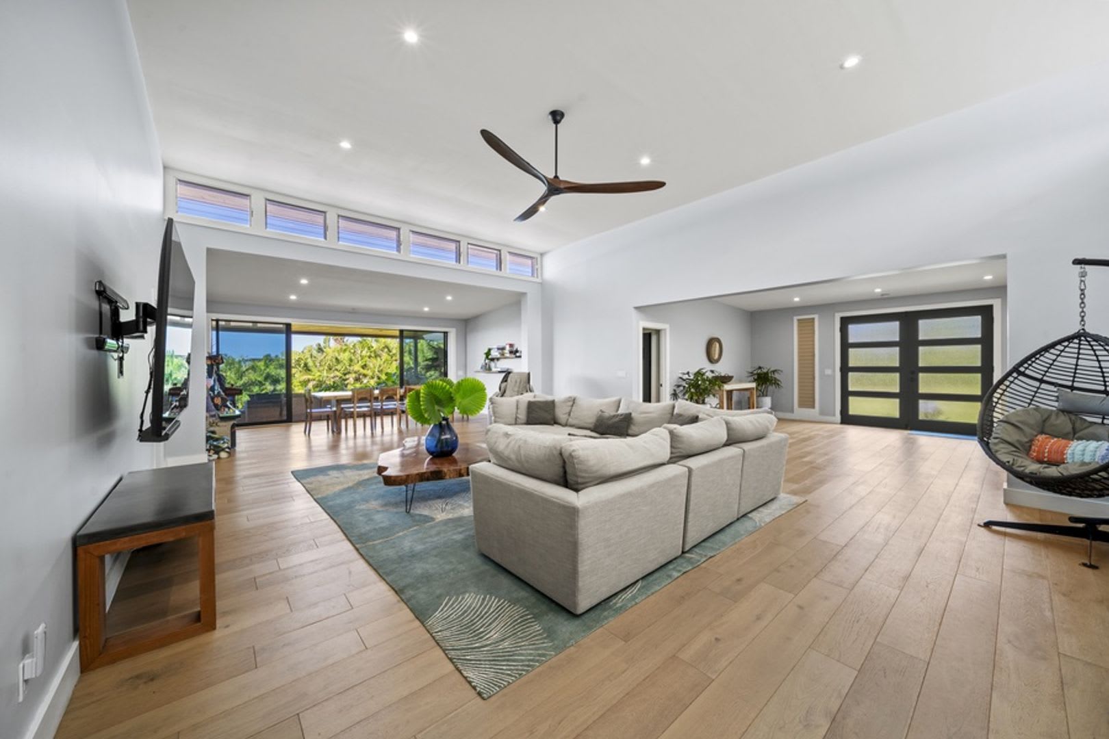 Gorgeous Remodeled Home w/ Private Hot Tube & Ocean Views: Hale Mahina – photo 2