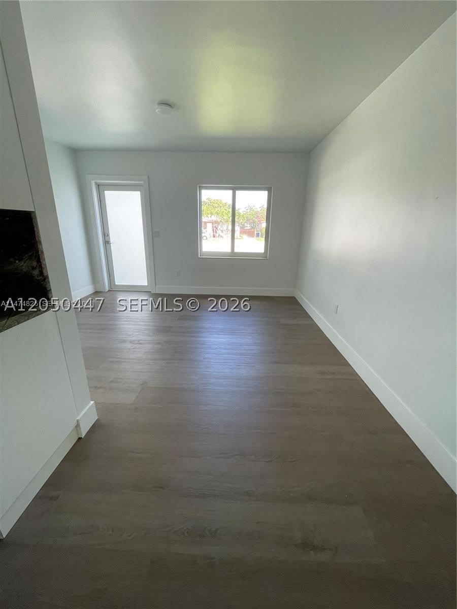 2856 SW 37th Ave – photo 3