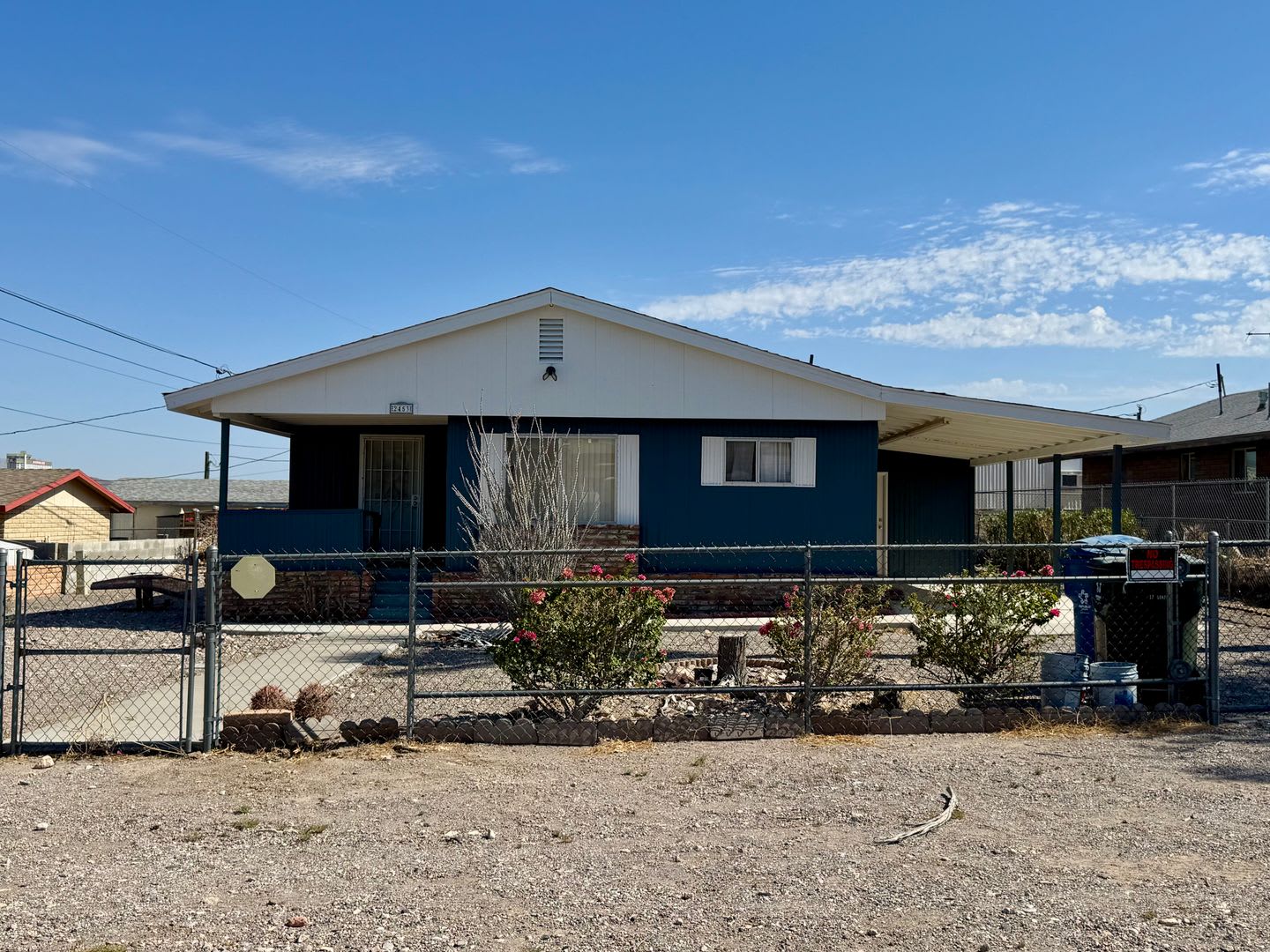 Charming 2 bedroom 2 bath with Bonus Room – photo 2