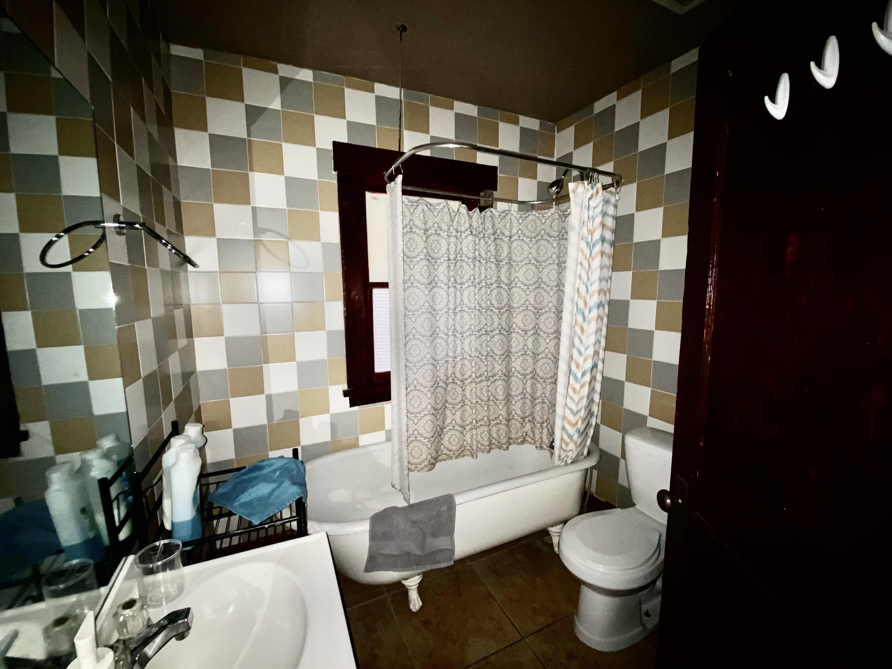 1126 East San Antonio Avenue 6 – photo 5