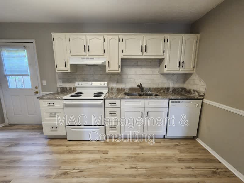 1321 Autumn Avenue – photo 4