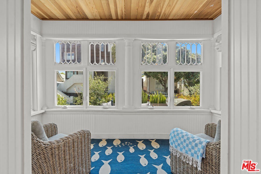 157 Hart Ave – photo 3